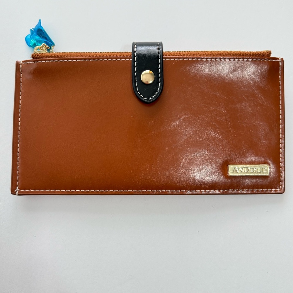 NWOT Andoilt RFID Tan Brown Leather Wallet